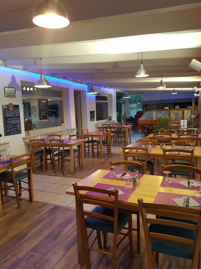Hotel Le Sporting Beaumont-sur-Leze Zewnętrze zdjęcie