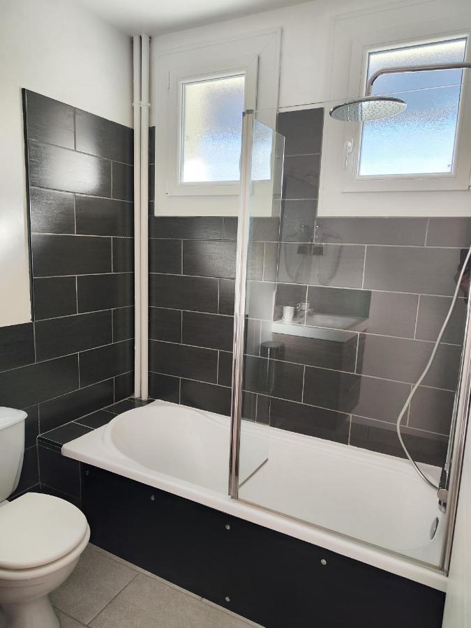 Hotel Le Sporting Beaumont-sur-Leze Zewnętrze zdjęcie
