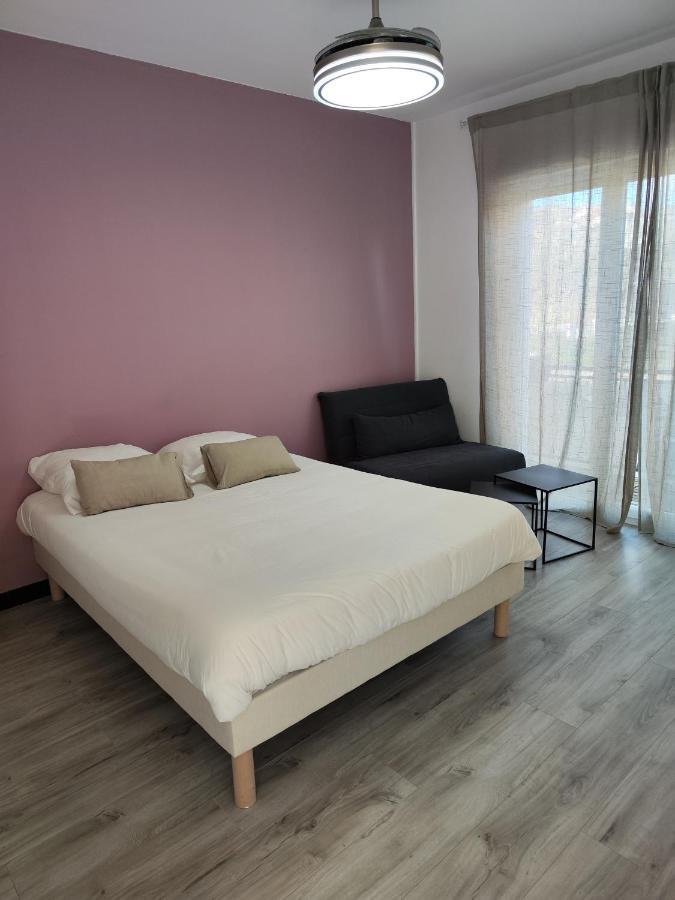 Hotel Le Sporting Beaumont-sur-Leze Zewnętrze zdjęcie